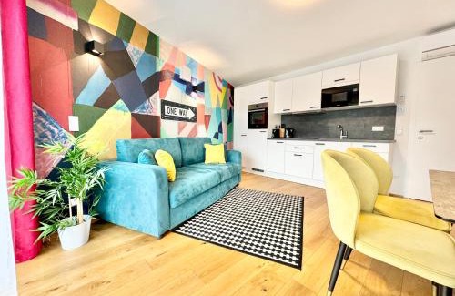 Liesing Apartment | Designer Wohnung mit Balkon