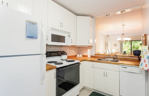 Brewster Condo | Desirable lower level Eaton unit