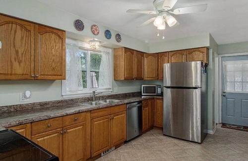 Westwood House | Desirable neighborhood near downtown!
