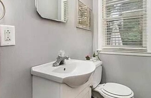 Westwood House | Desirable neighborhood near downtown!