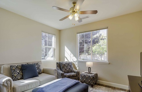 Reno Apartment | Desirable Reno Apartment: 15 Mi to Ski Slopes!