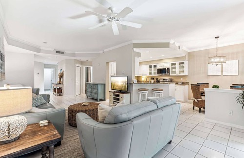 Bonita Springs Condo | Desired Pelican Landing First Floor Coach Home