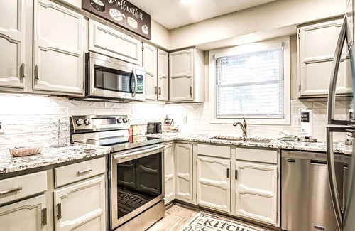 Hot Springs Village House | DeSoto Diamond - A very nicely updated two level town home on Lake DeSoto in Hot