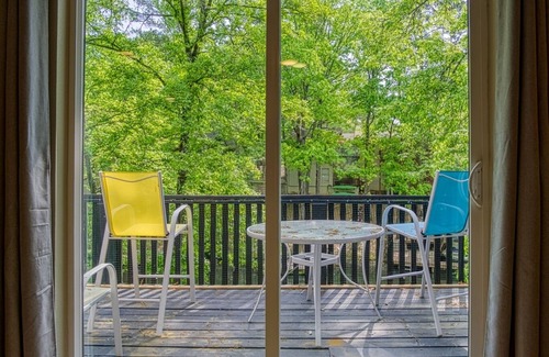 Hot Springs Village House | DeSoto Diamond - A very nicely updated two level town home on Lake DeSoto in Hot