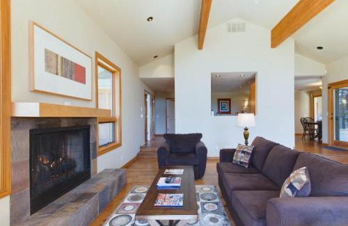 Hailey House | Desperado Dream