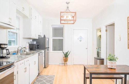 Oshkosh House | Ｄｅｓｔｉｎａｔｉｏｎ Ｄｏｗｎｔｏｗｎ