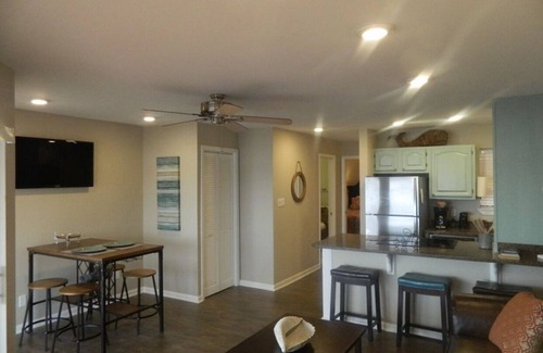 Lake Hamilton Condo | Destination for Lakefront Relaxation! Newly Remodeled! Multiple Properties!