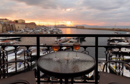 Katochori Apartment | Destino Home overlooking the Venetian Port of Chania
