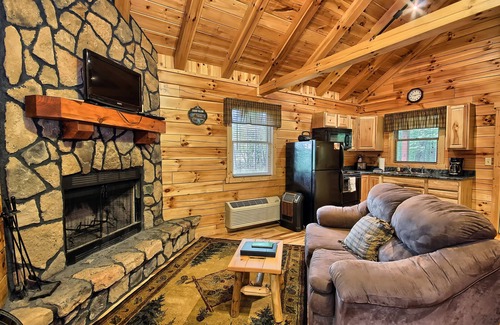 Logan Cabin | Destiny's Daydream - Couple's Cabin- Hocking Hills