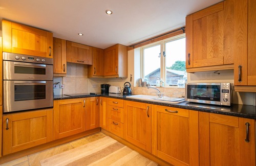 Nantwich House | Detached 3-bed, 3 bath Barn In Burland, Nantwich, Family Friendly, Pets Welcome