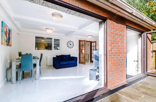 Ellenbrook House | Detached 5 bed House in Worsley Manchester
