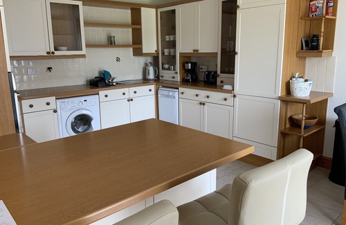 Porthyrhyd House | Detached annexe in a pretty village close to Botanical Gardens and Carmarthen
