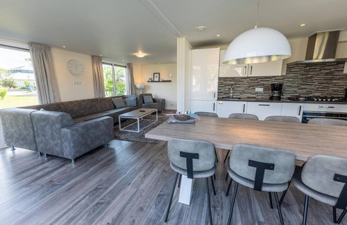 Lochem House | Detached chalet with 5 bedrooms and 2 bathrooms