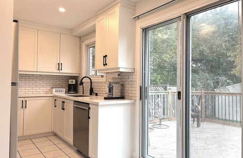 Burlington House | Detached Home – Walk to Parks,Trails&Pool – Access to Toronto/Niagara & GO Train