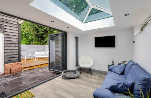 Ashbocking House | Detached House in Quiet Suffolk Village - Pets Allowed