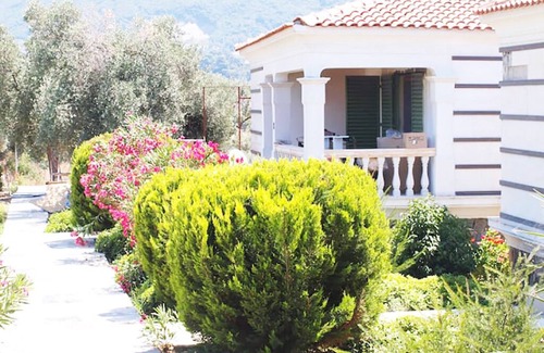 Selcuk Villa | Detached house with pool