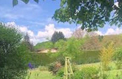 Condat-sur-Vezere Cottage | Detached, Private Dordogne Cottage for 2, Huge garden, Private hot tub on patio