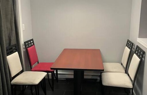 Victoria Apartment | Detached Private Quiet 2 Bedroom Suite