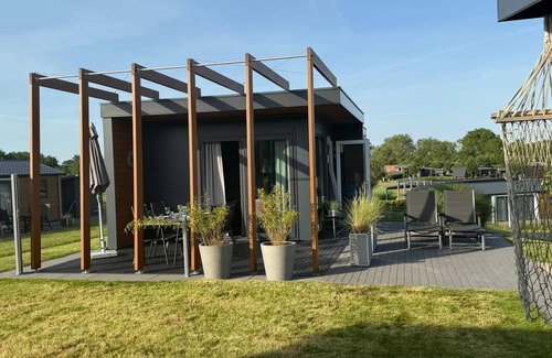 Suesel House | Detached vacation home Chalet Relax-Inn with lake view and modern furnishings
