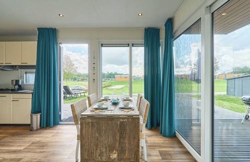 Suesel House | Detached vacation home Victoria by the lake with terrace, WLAN and family-friendly