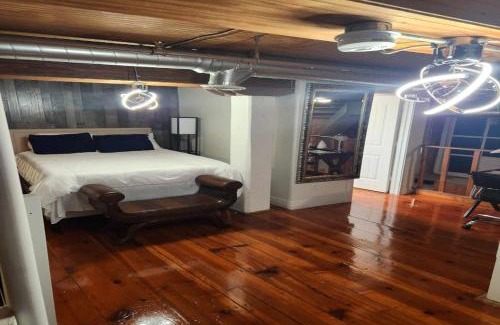 Detroit Apartment | Detroit Loft Fort Pontchartrain