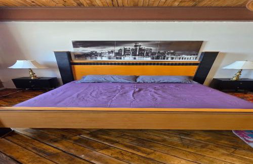 Detroit Apartment | Detroit MotorCity Riverfront Loft