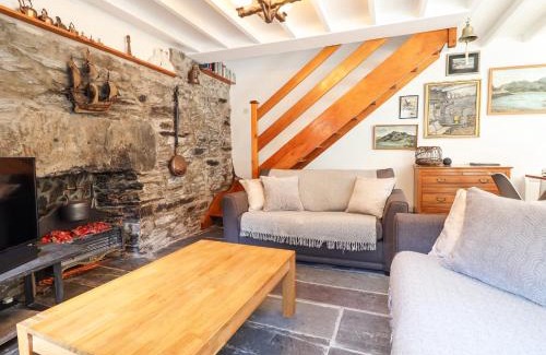 Barmouth House | Deu-Ddrws