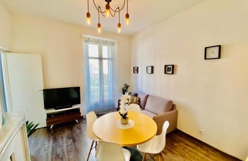 Carnot Apartment | Deux pièces proche Palais et plages