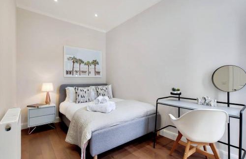 South Acton Apartment | DG1 - Family-Friendly 2-Bed with Garden in Acton - by Short Stories London