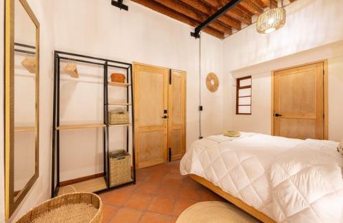 Historic Center Apartment | DH1 VIP ROOM in Downtown, Best Location, Private WC