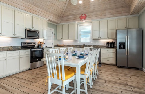 Dauphin Island House | DI Nest | escape the back to school rush, nightly stays open