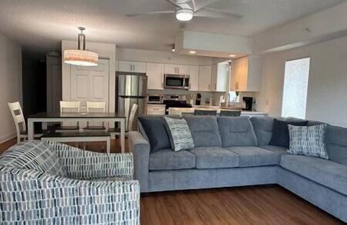 Diamond Beach Condo | Diamond Beach Condo - Pool and Private Beach