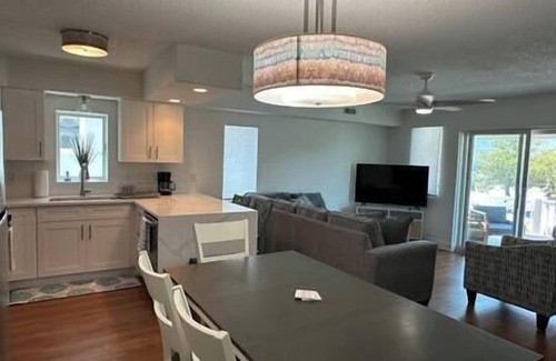 Diamond Beach Condo | Diamond Beach Condo - Pool and Private Beach