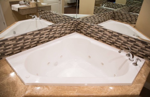 Bell Hotel | Diamond Bell Inn & Suites