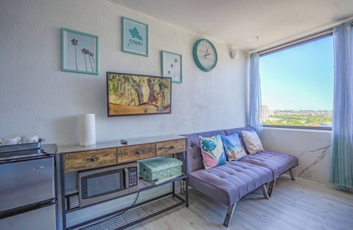 Waikiki Condo | Diamond/Canal/mountain View Cozy condo in amazing Honolulu with AC, fitness room