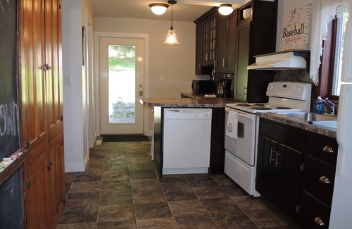 Cooperstown House | Diamond Dreams, Very close to Dreams Park, Recent update, fire pit, large yard