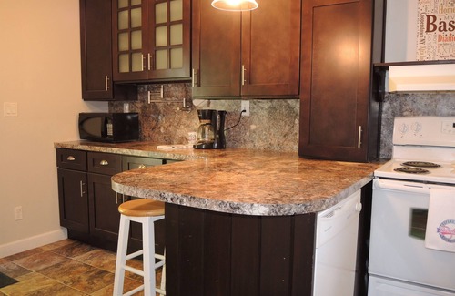 Cooperstown House | Diamond Dreams, Very close to Dreams Park, Recent update, fire pit, large yard