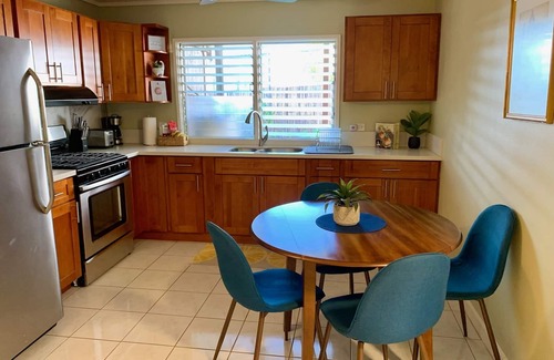 Diamond Head - Kapahulu - St. Louis Apartment | Diamond Head/Waikiki Surf Shack 2-Bedroom Private Ohana Unit