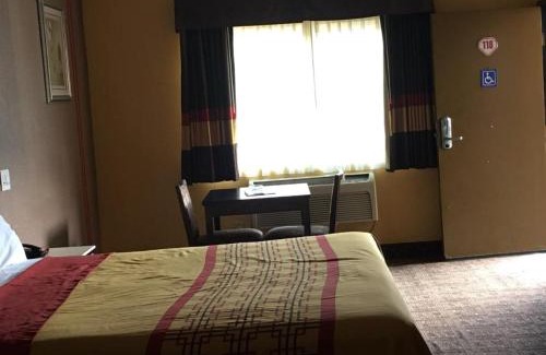 Inglewood Hotel | Diamond Inn