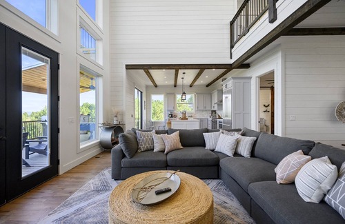 Broken Bow Cabin | Diamond on the Bluff-Cabin w/Million Dollar Sweeping Views! Sleeps 16