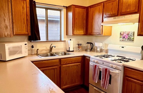 Williams Condo | Diamond Peak Deluxe King Suite - Free EV Charging