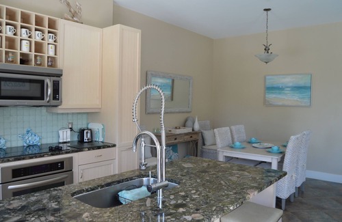 Galveston Condo | "Diamond Retreat" at Diamond Beach Resort, Beachy 2 bedroom Waterfront Condo