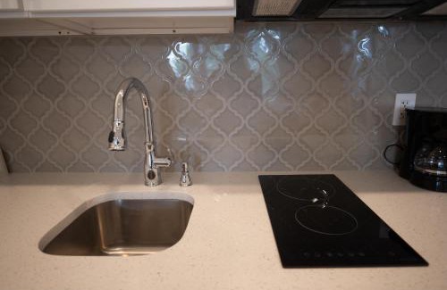 North Philadelphia West Apartment | Diamond Suites Philadelphia Center