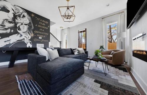 Hadley - Washington House | Diamonds & Rhinestones
