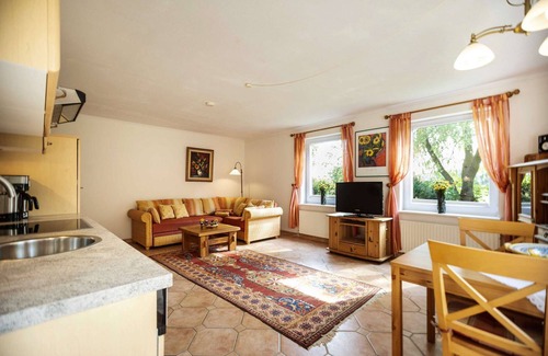 Krummsee Apartment | Die Ferienwohnung 04 Sonnenschein has a fanced South-West Terrass