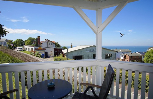 Lohme Apartment | Die Ferienwohnung Ostseepanorama in der Villa Joksch