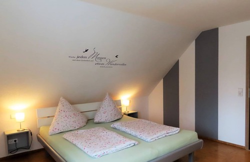Salem Apartment | Die Stilvoll Eingerichtete Unterkunft Befindet Sich in Einem Ruhigen Wohnviertel