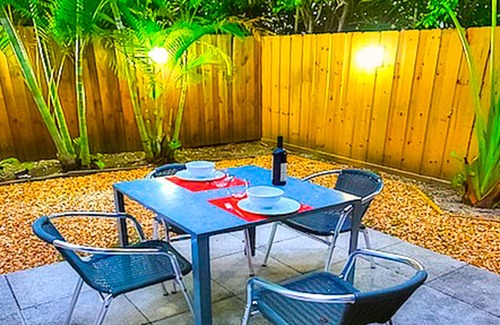 South Beach House | DiLido: fantastic SoBe location, pool and private garden