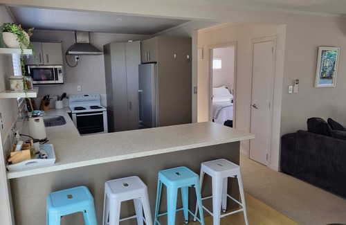 Waihi Beach House | Dillon Delight - 2 min walk to Waihi Beach