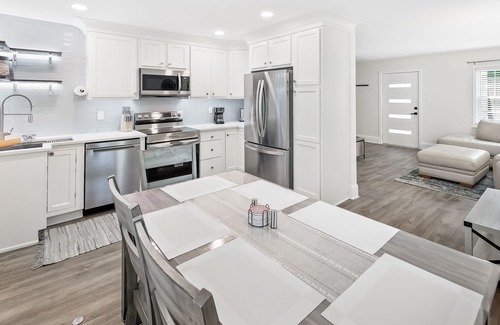 Charlotte Condo | Dilworth Retreat - Walk to Everything - Parking